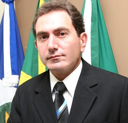Abrem-se as portas e fecham-se as bocas
