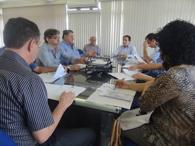 Replicação de informações e definição de estratégias é foco de reunião na FACMAT