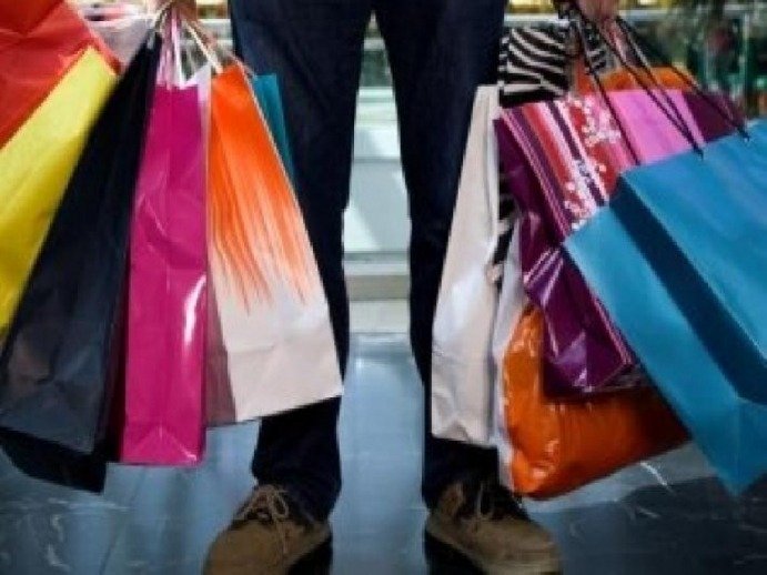 Intenção de consumo cai ao menor nível desde 2010 em todos os componentes