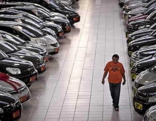 CNC avalia que comércio deve ter em 2015 pior desempenho dos últimos 12 anos