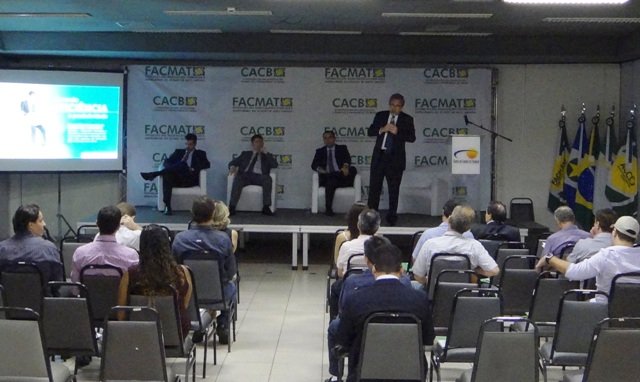 Presidentes e diretores de ACEs têm dia intenso de aprendizagem durante encontro da FACMAT