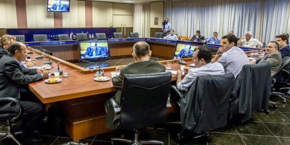 Presidente da Facmat participa de reunião entre governo e líderes empresariais