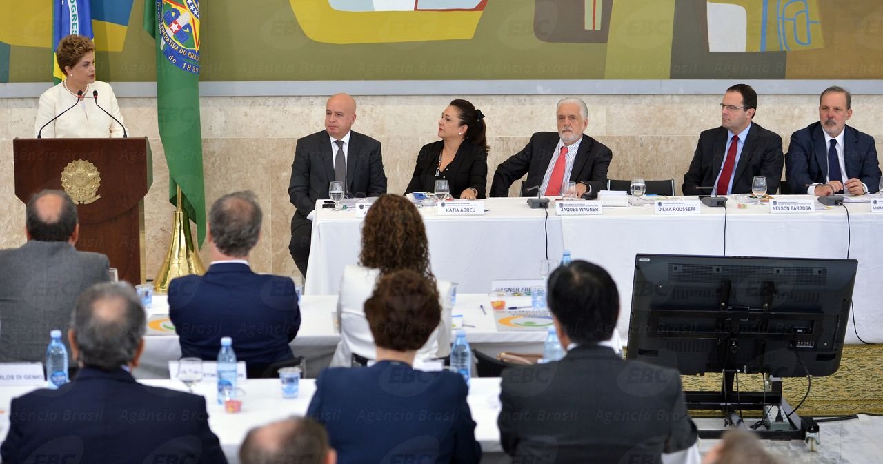 Empresários aprovam novas medidas de crédito, mas nível de emprego preocupa