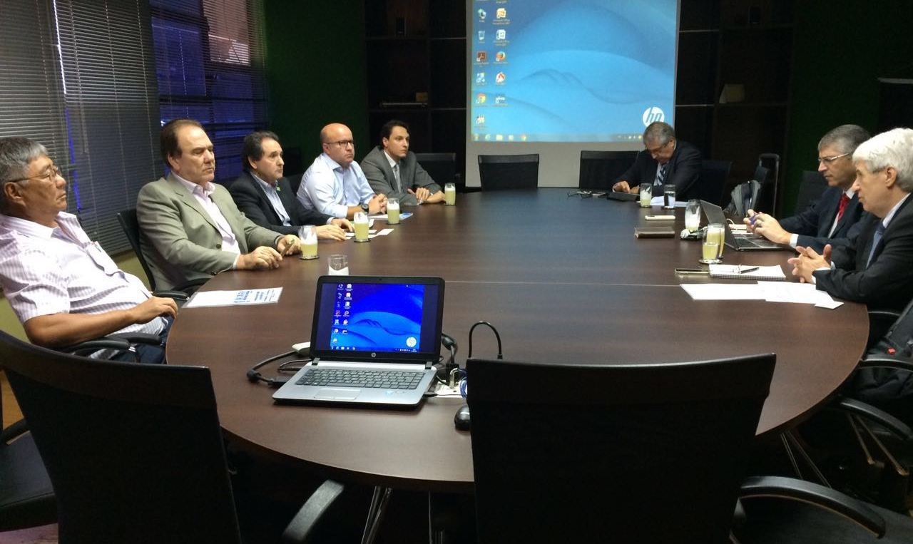 Presidente da FACMAT se reúne com equipe da FGV para discutir a reforma tributária do estado