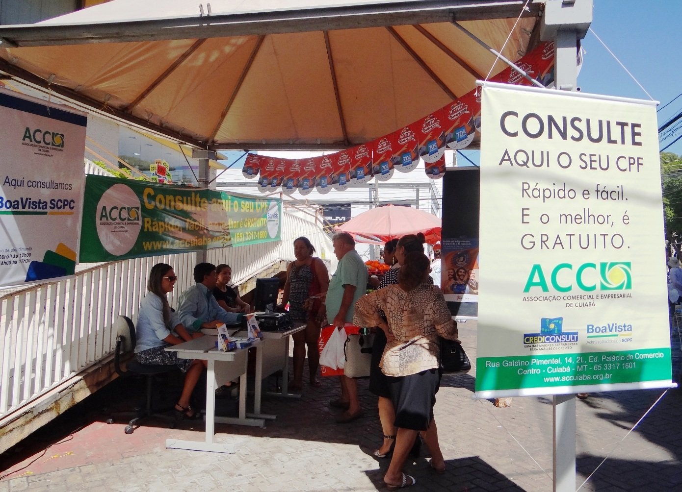 Associação Comercial realiza Consulta Cidadão no calçadão durante o LiquidaCentro