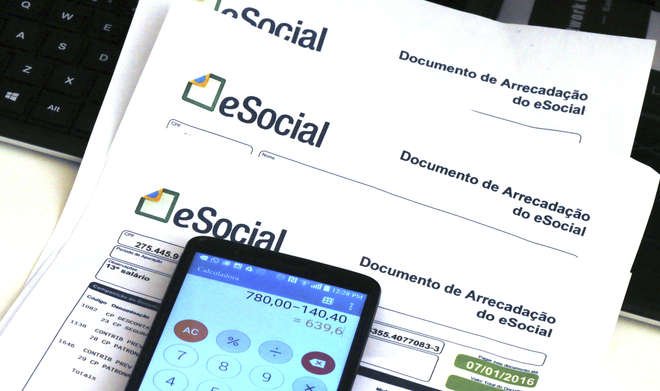 Empregador doméstico tem até sexta para pagar guia de julho do eSocial