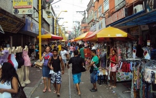 Expectativa do consumidor cresce em agosto, mas fica abaixo da média histórica