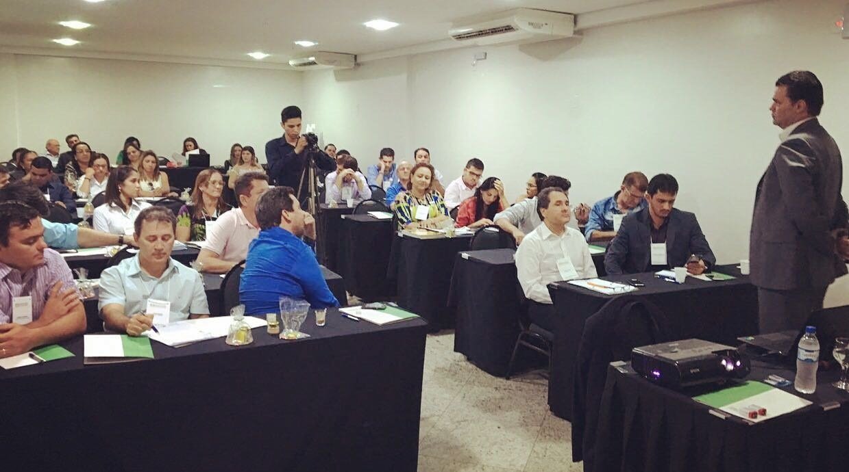 Dirigentes de ACEs de Mato Grosso participam ativamente do primeiro dia de encontro