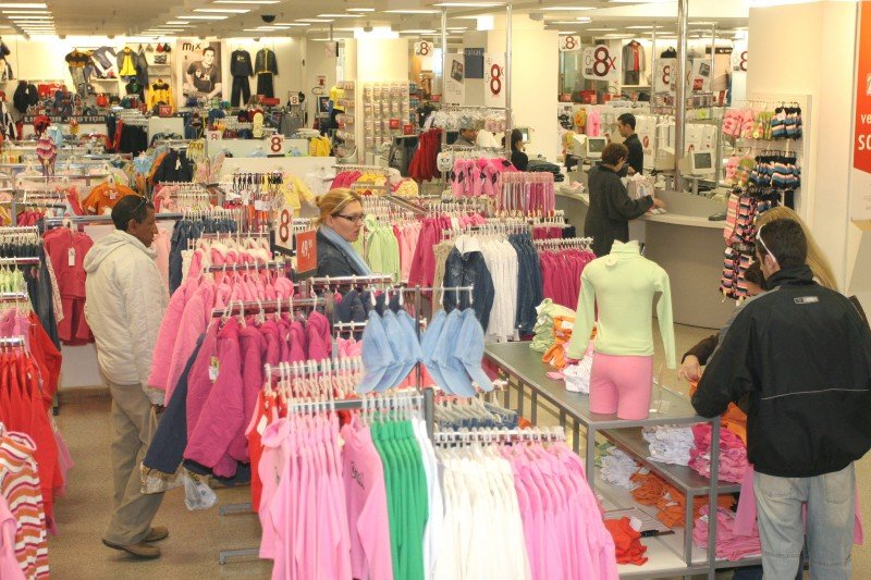 Até agosto, Movimento do Comércio caiu 4,7% em 12 meses, diz Boa Vista SCPC