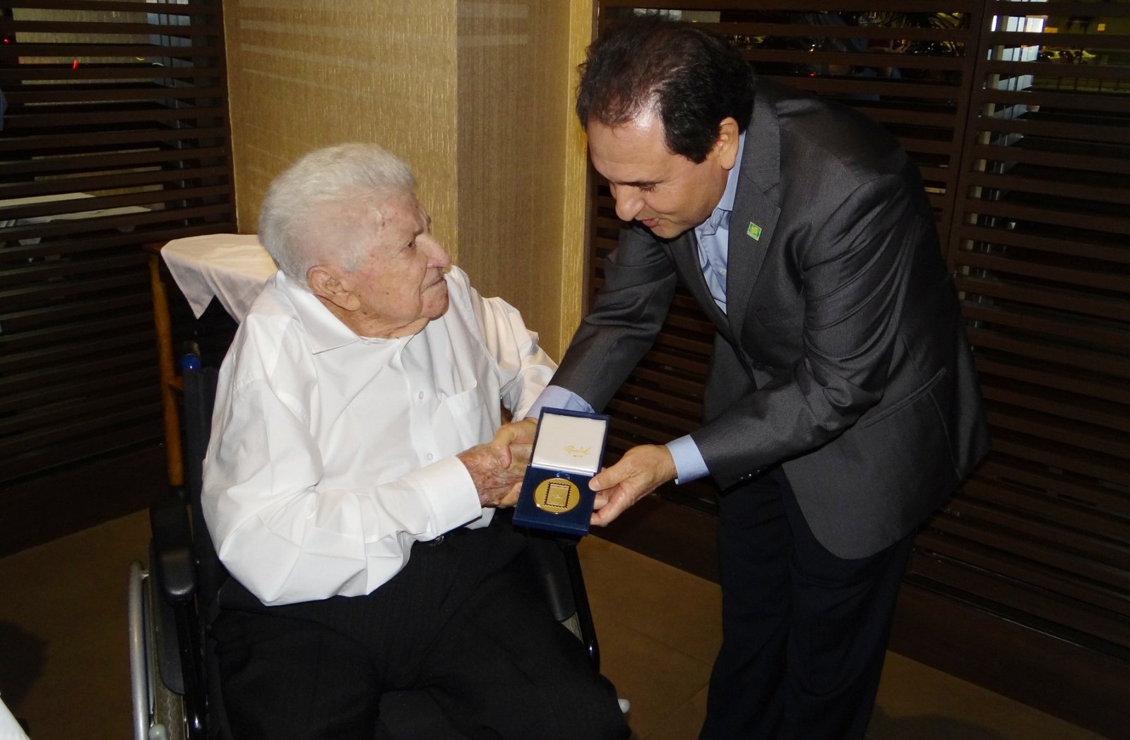 Associação Comercial de Cuiabá presta homenagem a Joaquim Curvo pelo seu aniversário de 100 anos