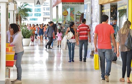 Vendas do comércio caem 1% em setembro; recuo em 12 meses é de 6,6%