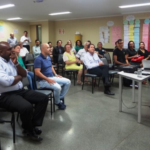 Especialista em Neurolinguística ministra palestra no final do Encontro Estadual do Empreender
