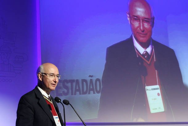 Sem reforma trabalhista, Brasil pode virar Venezuela, diz presidente do TST