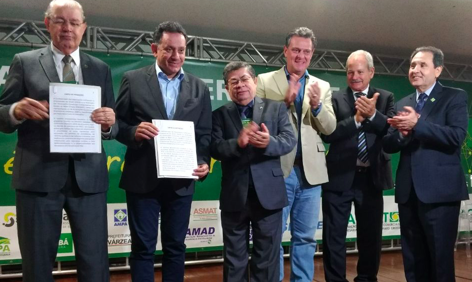 Empresários pedem mudanças e entregam Carta de Intenções