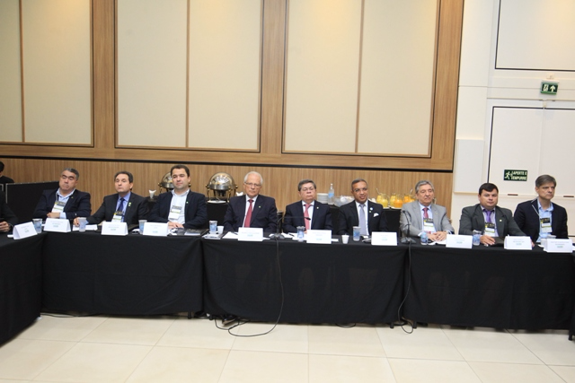 Reunião do Conselho da CACB antecede a abertura do Fórum