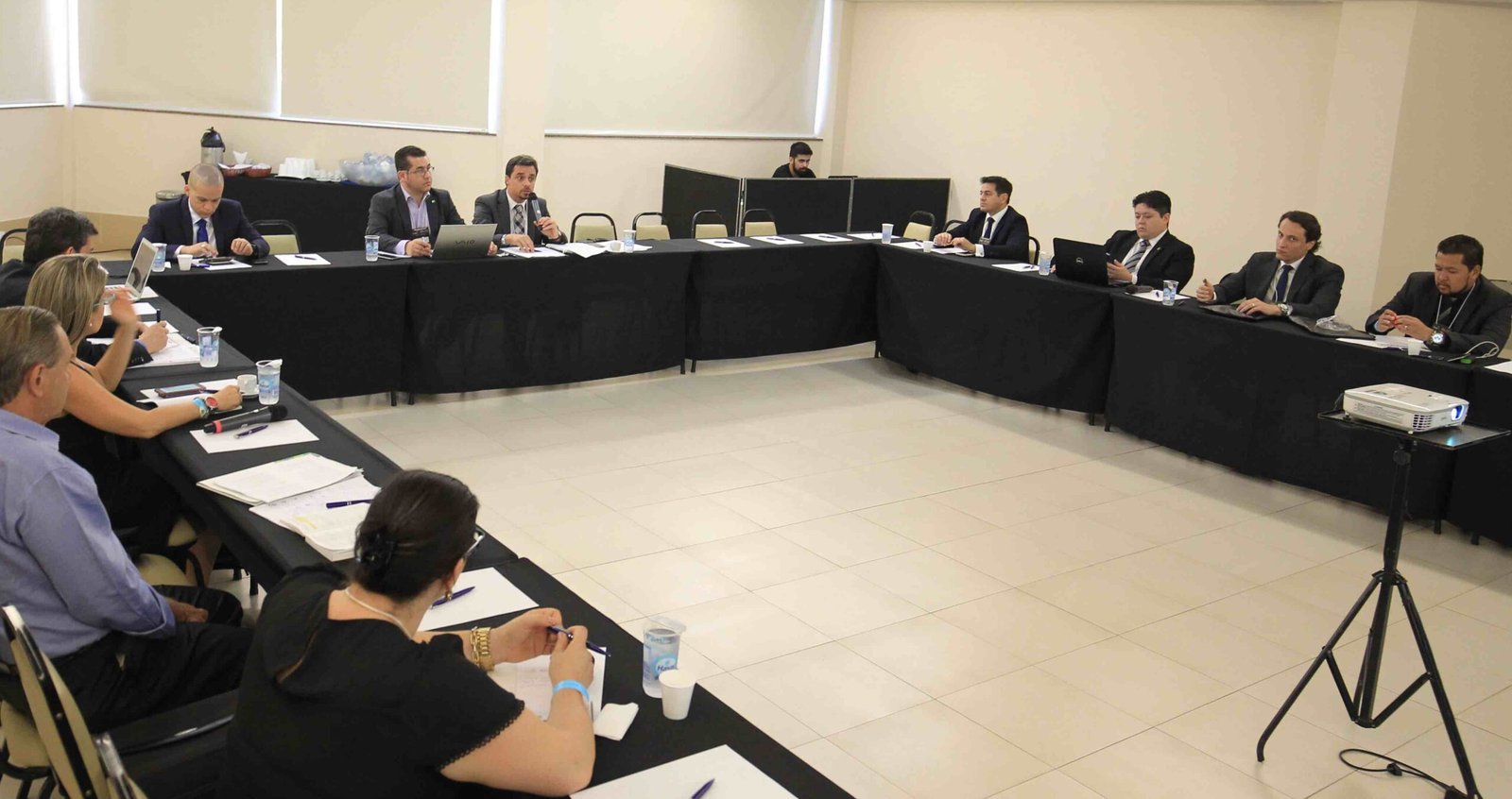 Comitê Jurídico da CACB discute PEC da reforma tributária e nova lei do trabalho