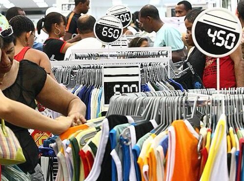 Movimento do Comércio sobe 0,2% em janeiro