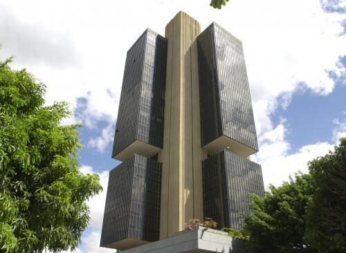 Mercado financeiro reduz projeção de crescimento da economia para 2,7%