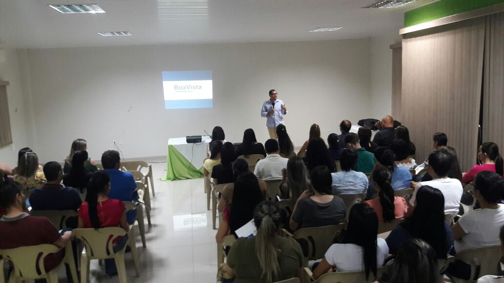 Palestra Facmat e Boa Vista SCPC reúne cerca de 80 pessoas em Colíder