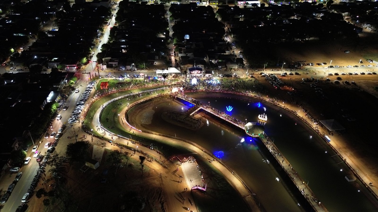 ACES e Prefeitura de Sorriso entregam decoração Natalina no Lago da Zona Leste de Sorriso