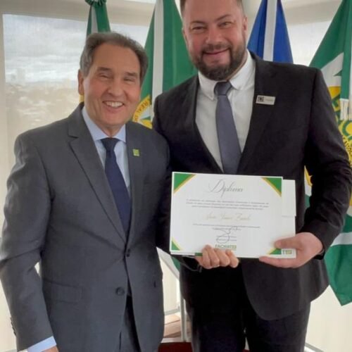 Presidente  da ACES – SR. SÁVIO JUNIOR ZANIOLO, é  empossado na sede da FACMAT/CUIABÁ  – MT